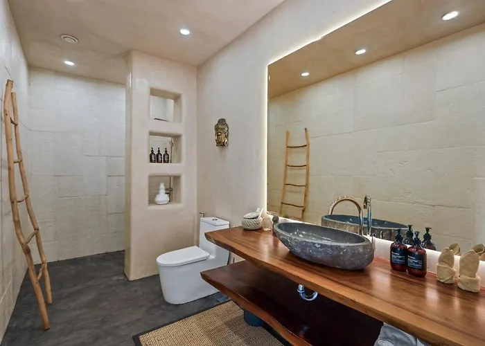 Villa Exclusive 4br Kito - Cinema, Sauna, Yoga And Pool Jimbaran