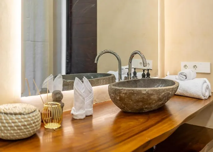 Exclusive 4br Kito - Cinema, Sauna, Yoga And Pool Villa Jimbaran