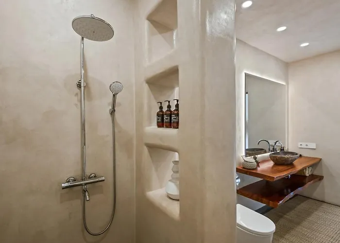 Exclusive 4br Kito - Cinema, Sauna, Yoga And Pool Villa